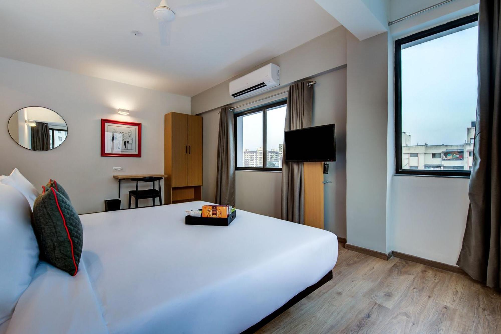 Отель Oyo Townhouse 048 Hadapsar Phursungi Экстерьер фото