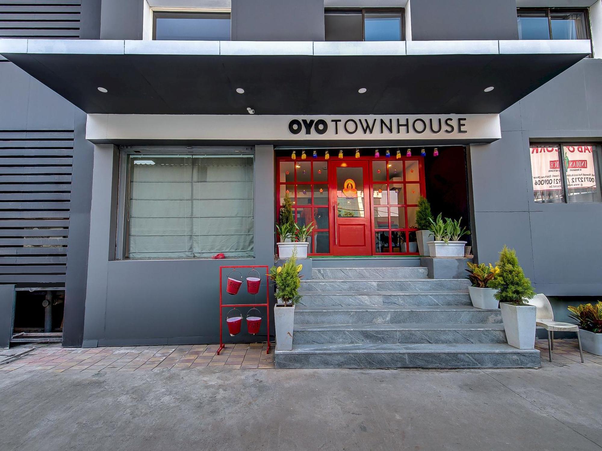 Отель Oyo Townhouse 048 Hadapsar Phursungi Экстерьер фото