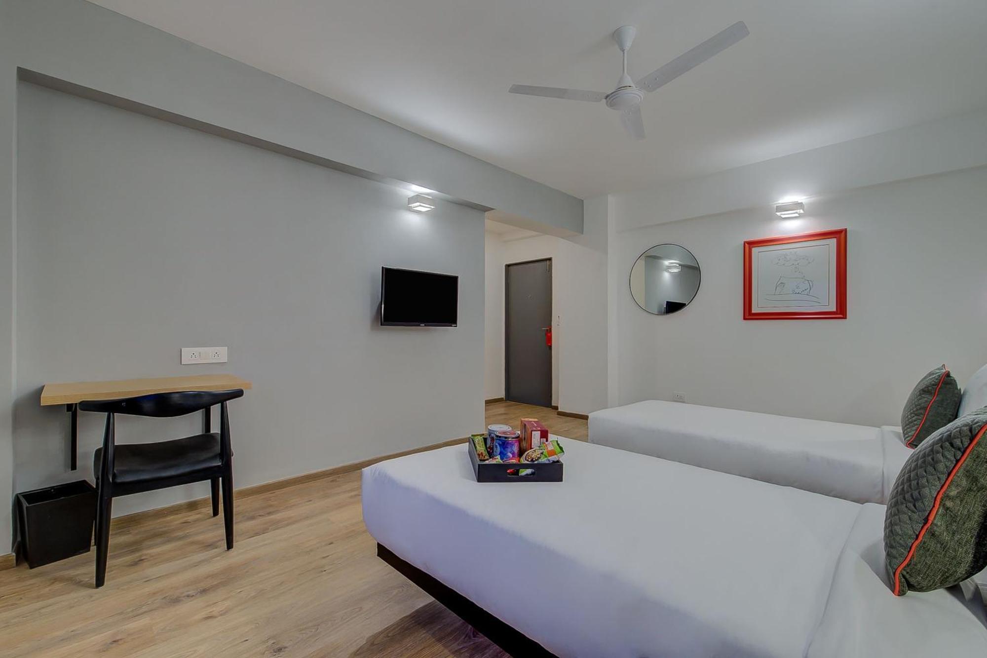 Отель Oyo Townhouse 048 Hadapsar Phursungi Экстерьер фото